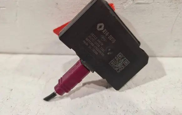 Renault Clio V Antenna control unit 282124407R