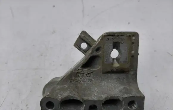 Mini Cooper Countryman R60 Gearbox mounting bracket