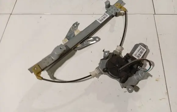 Nissan Primera Sliding door window regulator with motor