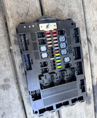 Jaguar XF X250 Fuse box set BX2314B476AA 9X2314C256AB