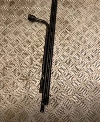 Jeep Grand Cherokee (WJ) Wheel nut wrench 