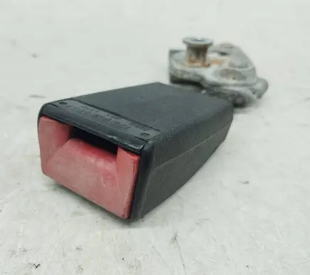 Mercedes-Benz S W126 Front seatbelt buckle 1268605069 A1268605069