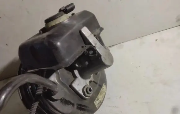 Audi A5 8T 8F Brake booster 8K0612103D