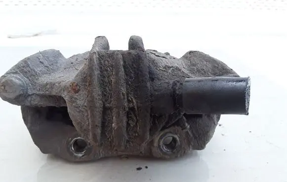 Citroen C4 I Front brake caliper