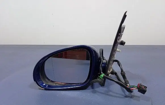 Volkswagen Golf Plus Front door electric wing mirror 