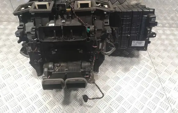 BMW 5 F10 F11 Interior heater climate box assembly 9237485 9202574