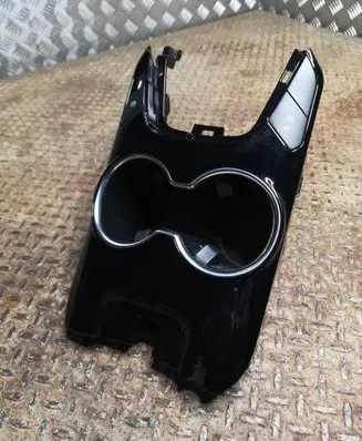 Cup holder front