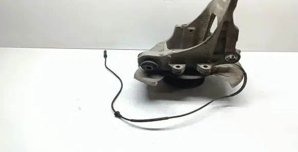 Front wheel hub spindle knuckle