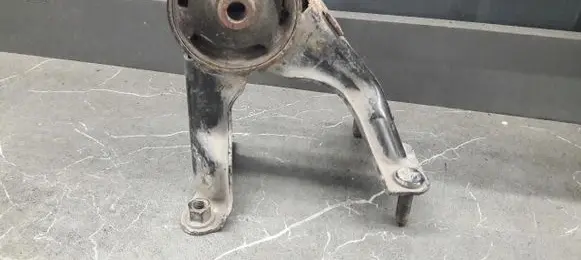 Toyota Avensis T250 Engine mount vacuum valve 
