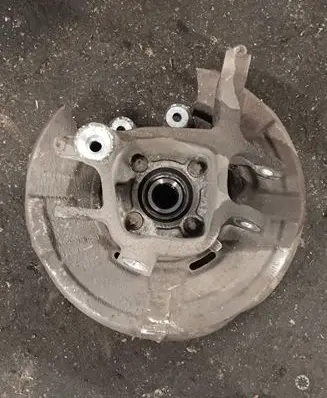 BMW 5 F10 F11 Rear wheel hub spindle/knuckle 