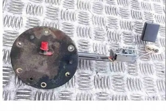 Mitsubishi Space Wagon Fuel level sensor 