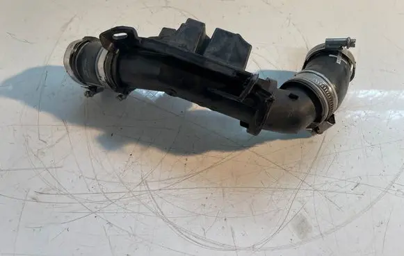 Peugeot 508 II Turbo air intake inlet pipe/hose 98697