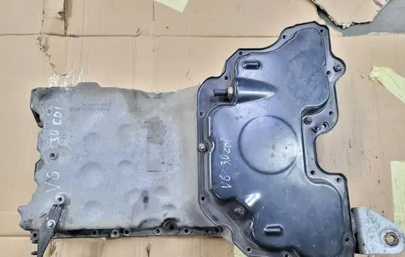 Mercedes-Benz CLS C219 Oil sump A6420140002