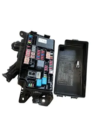 Toyota Prius (XW50) Fuse box set 8264147050A 8264147050 6H092776