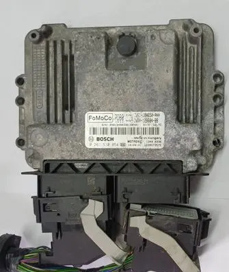 Ford Focus Engine control unit/module CV6112A650ANH 0261S10854