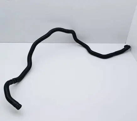 Audi A8 S8 D3 4E Breather hose/pipe 077133817N