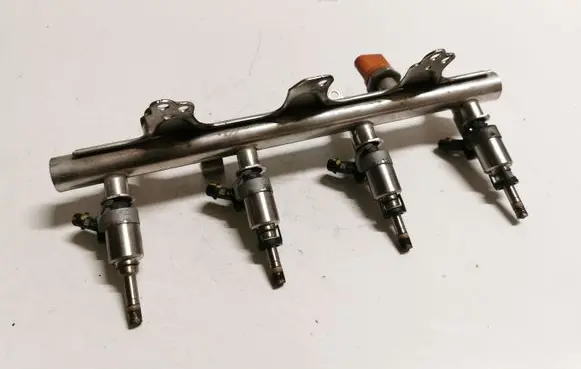 Volkswagen Eos Fuel main line pipe 06J133317AH