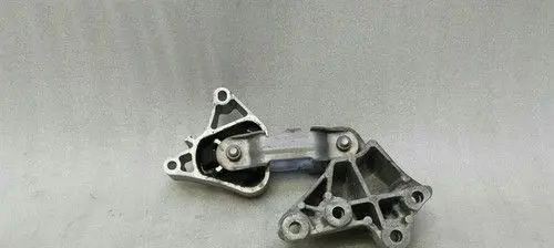 Mercedes-Benz A W176 Engine mount bracket A2462401109