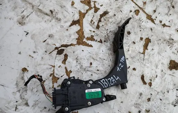 Seat Ibiza IV (6J,6P) Accelerator throttle pedal 6Q1721503M