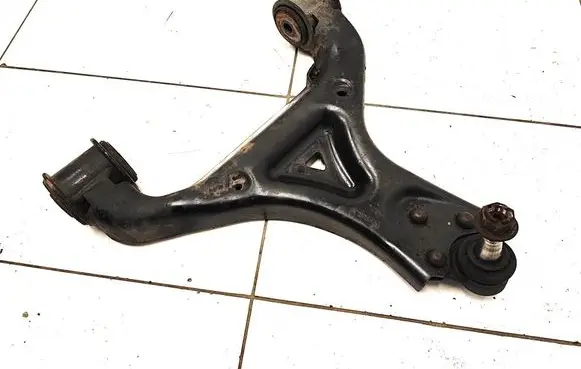 Mercedes-Benz Vito Viano W447 Front lower control arm/wishbone A4473303100