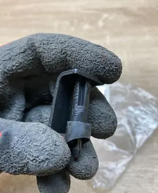 Windshield washer spray nozzle