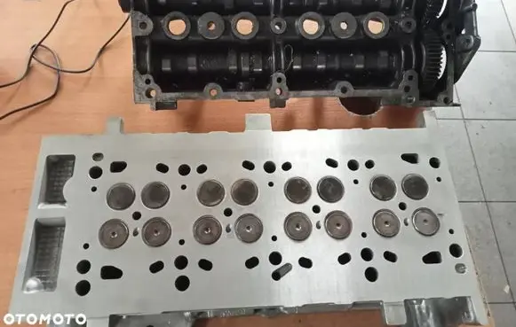 Opel Corsa D Engine head 55188595
