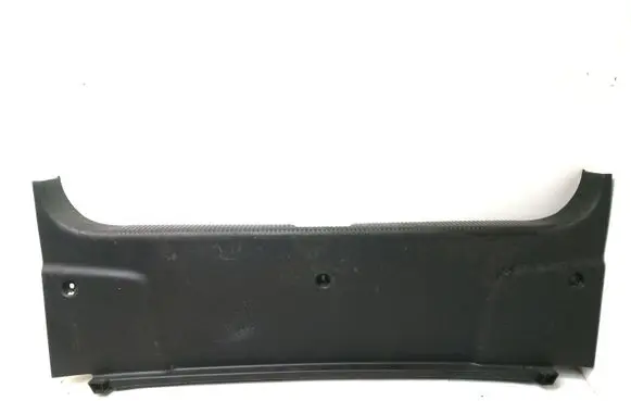 Trunk/boot sill cover protection