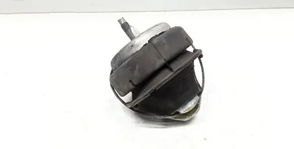 Volvo C70 Engine mount bracket 30778953
