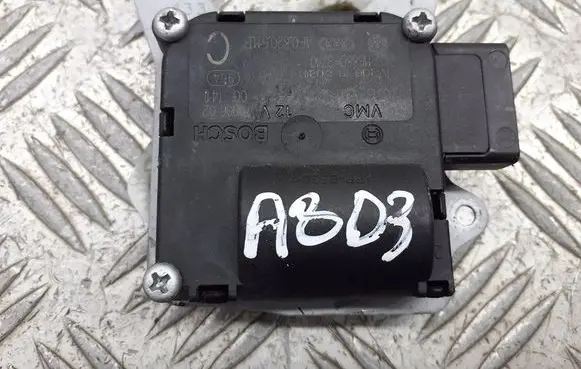 Audi A8 S8 D3 4E A/C air flow flap actuator/motor 4F0820511B