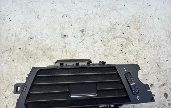 BMW 3 E90 E91 Dashboard side air vent grill/cover trim 144821