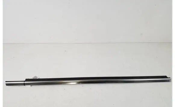 Mercedes-Benz GLK (X204) Front door glass trim molding A2047252265