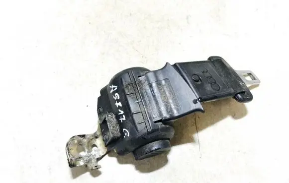 Middle seatbelt (rear)