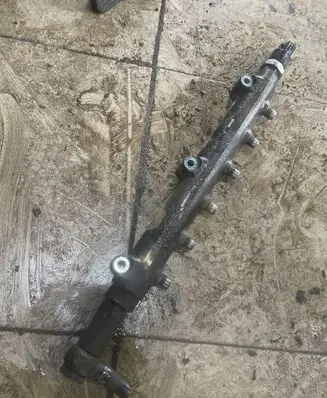 Volvo V70 Fuel distributor 