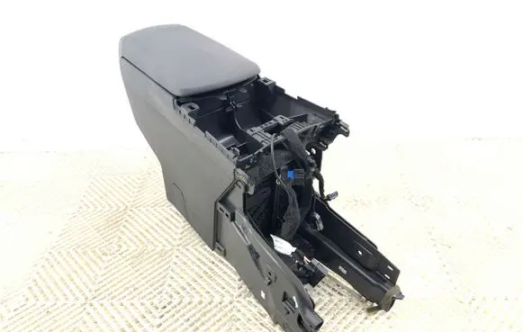 Peugeot 3008 I Armrest 