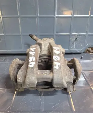 Mercedes-Benz E W211 Rear brake caliper A2205453028