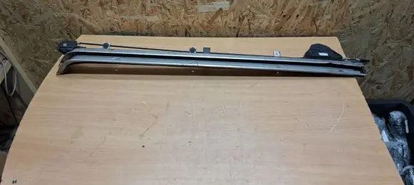 Volkswagen Transporter - Caravelle T5 Sliding door middle rail 7E1843872D