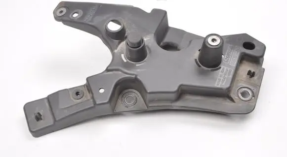 Volvo XC60 Fender mounting bracket 32288929