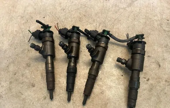 Peugeot 308 Fuel injectors set 0445110340 870692