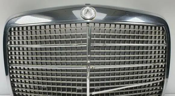 Mercedes-Benz COMPAKT W115 Front grill
