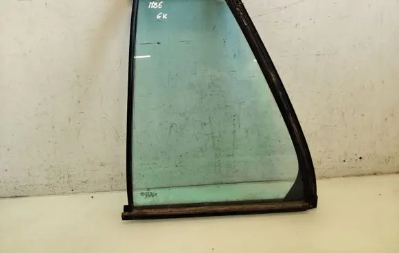 Mercedes-Benz E W210 Front door vent window glass four-door 43R001190