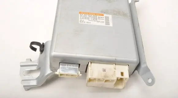 Toyota Avensis T270 Power steering control unit/module 89650-05111