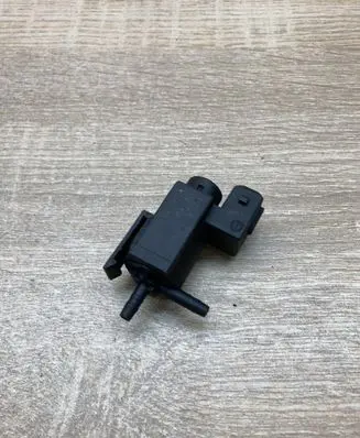 BMW 5 E39 Turbo solenoid valve 1742712 72234100