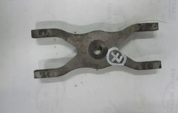 Ford Transit Fuel Injector clamp holder 9L535