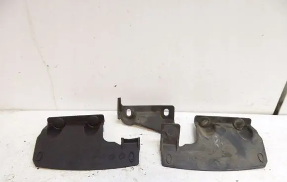 Ford Fusion Radiator cooling fan shroud