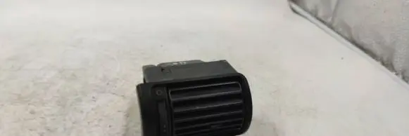 Audi A4 S4 B5 8D Dashboard side air vent grill/cover trim 8D1820901