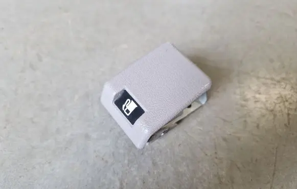 Mitsubishi L200 Fuel tank opening switch 