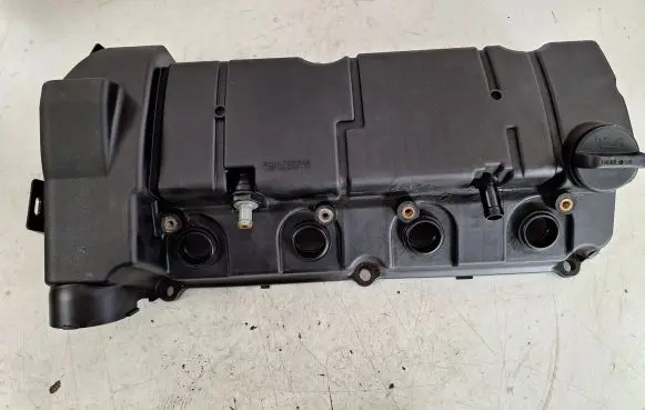 Mitsubishi Outlander Rocker cam cover 