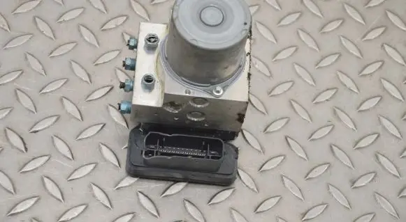 BMW 5 F10 F11 ABS Pump 6876908 6876911