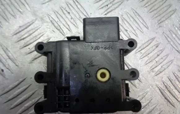 Mazda 3 I A/C air flow flap actuator/motor 