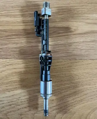 BMW 3 E90 E91 Fuel injector 7568607 13647568607 0261500063